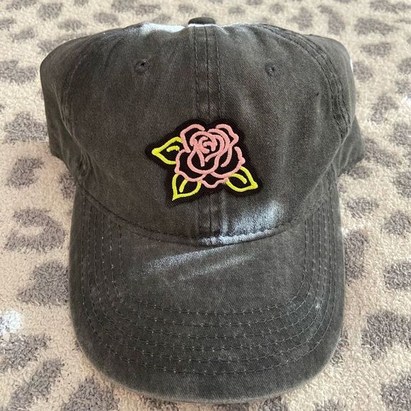 Black sand washed adjustable baseball hat with floral patch - Picture 2 of 3